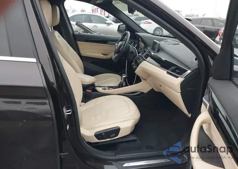 2016 BMW X1 xDrive28I z USA, uszkodzony, nr VIN WBXHT3C35G5E54247